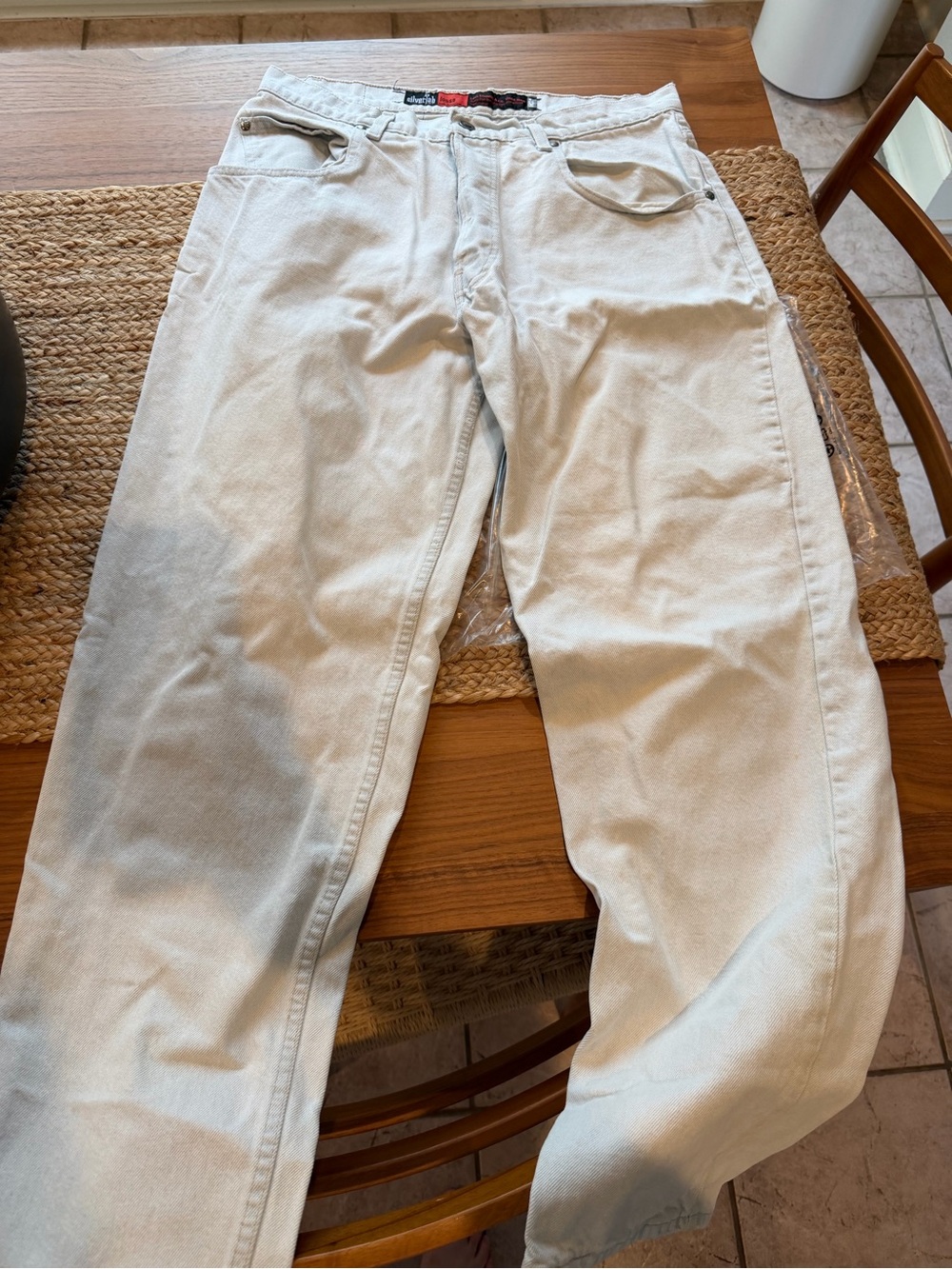 Levi's Straight Leg Jeans in Light Wash Beige